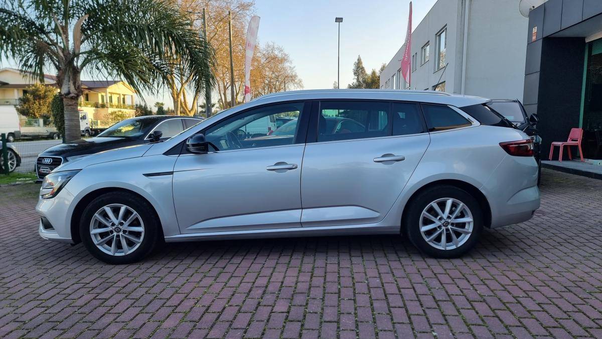 renault-megane-sport-tourer-2018-diesel-1461cc