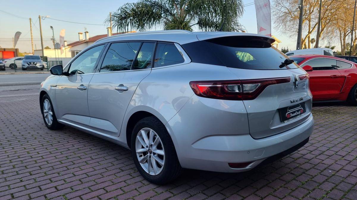 renault-megane-sport-tourer-2018-diesel-1461cc