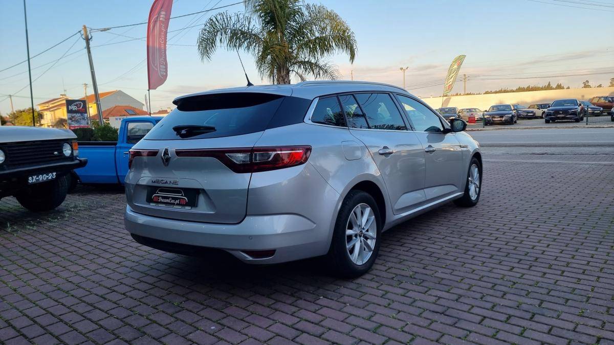 renault-megane-sport-tourer-2018-diesel-1461cc