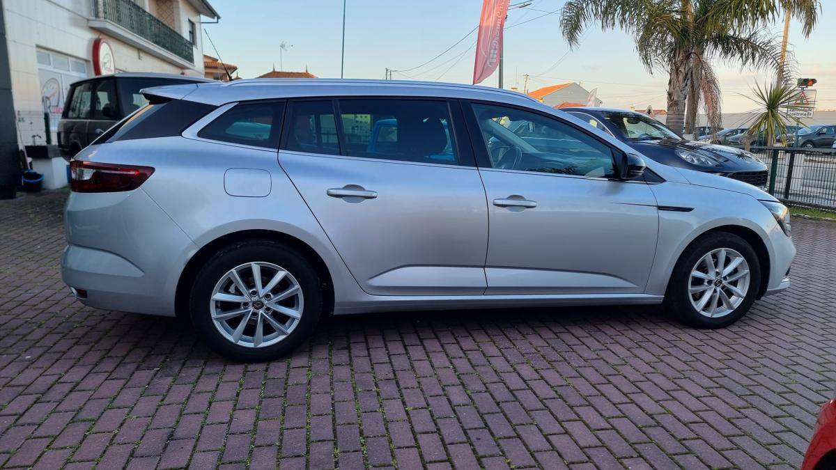 renault-megane-sport-tourer-2018-diesel-1461cc