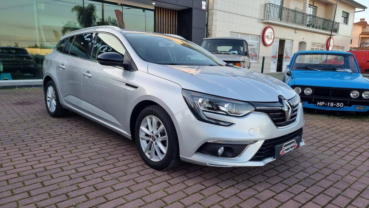 renault-megane-sport-tourer-2018-diesel-1461cc
