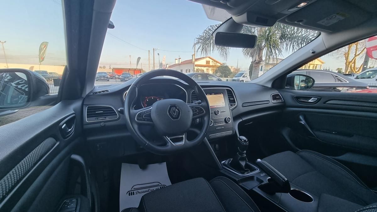 renault-megane-sport-tourer-2018-diesel-1461cc