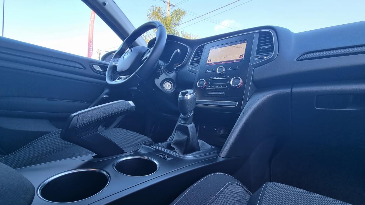 renault-megane-sport-tourer-2018-diesel-1461cc