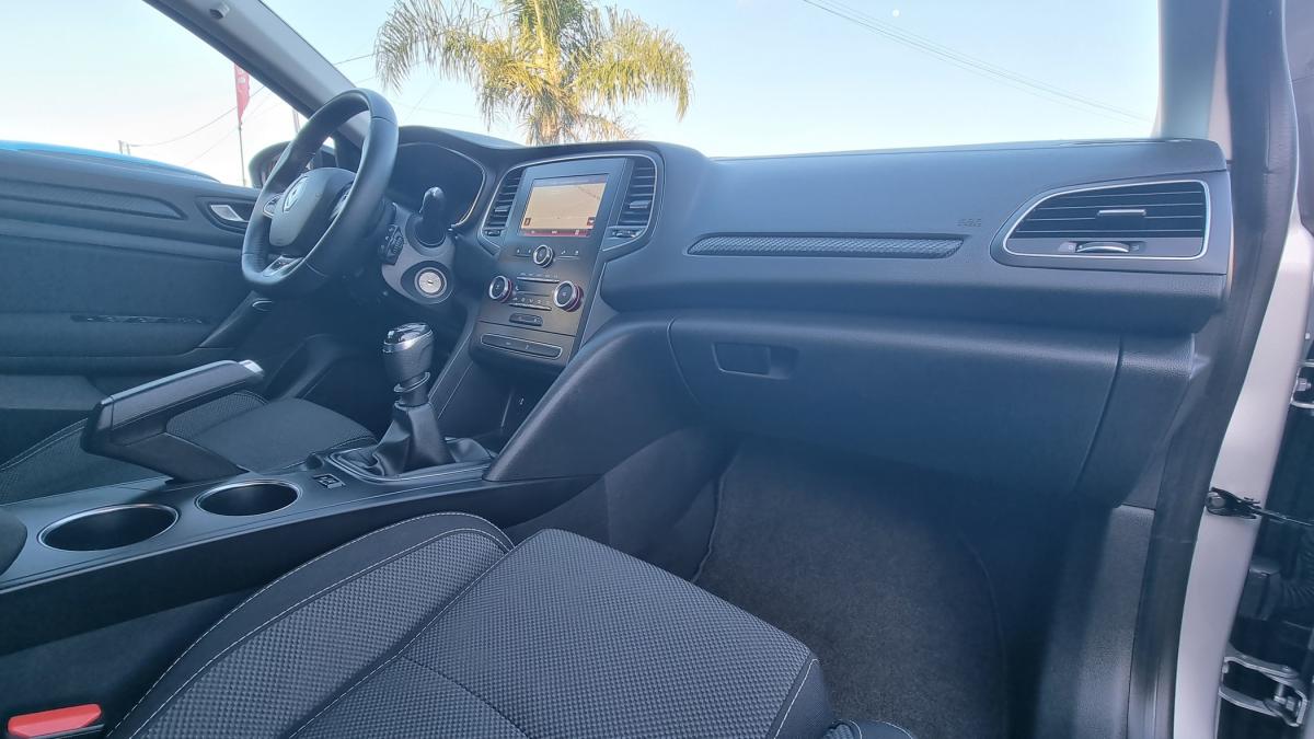 renault-megane-sport-tourer-2018-diesel-1461cc