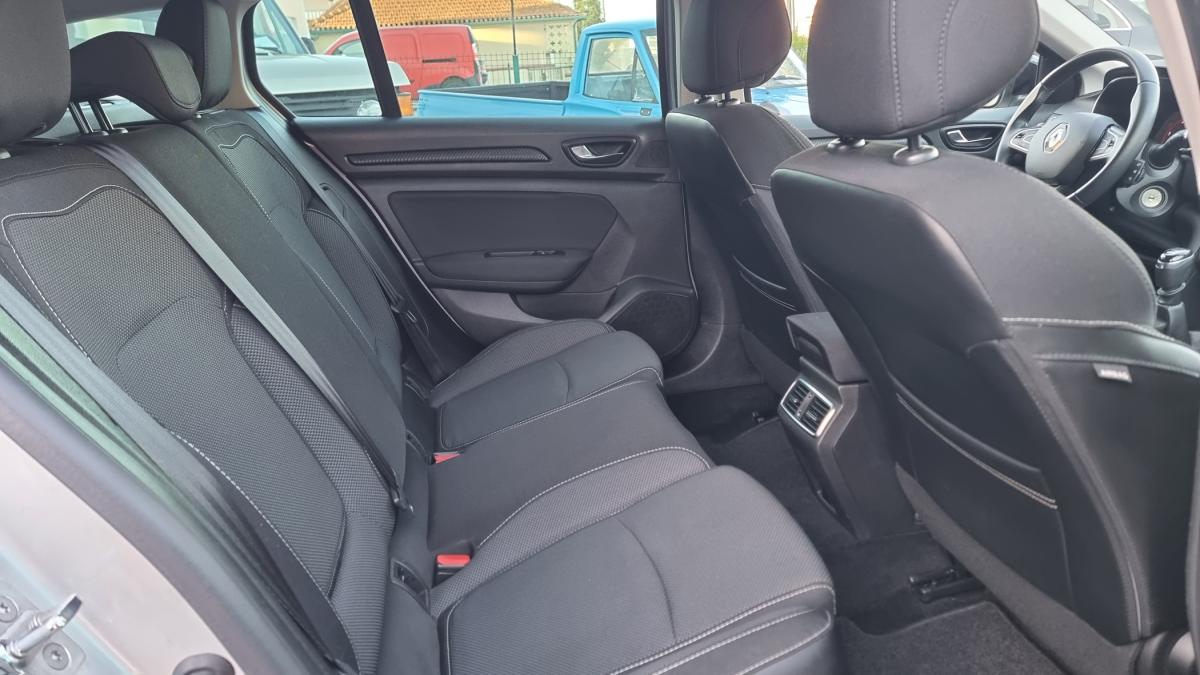 renault-megane-sport-tourer-2018-diesel-1461cc