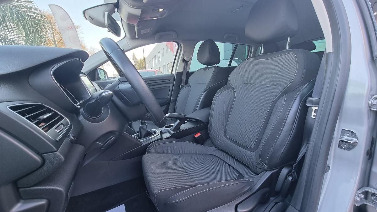 renault-megane-sport-tourer-2018-diesel-1461cc