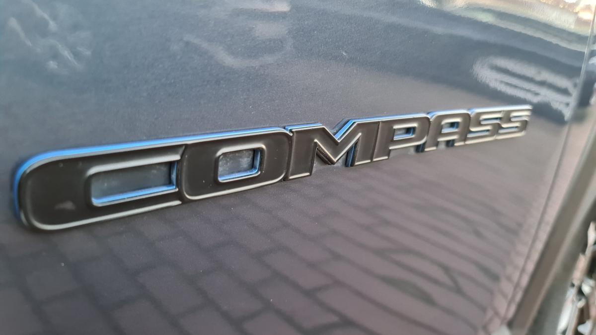 jeep-compass-2023-hibrido-a-gasolina-1332cc