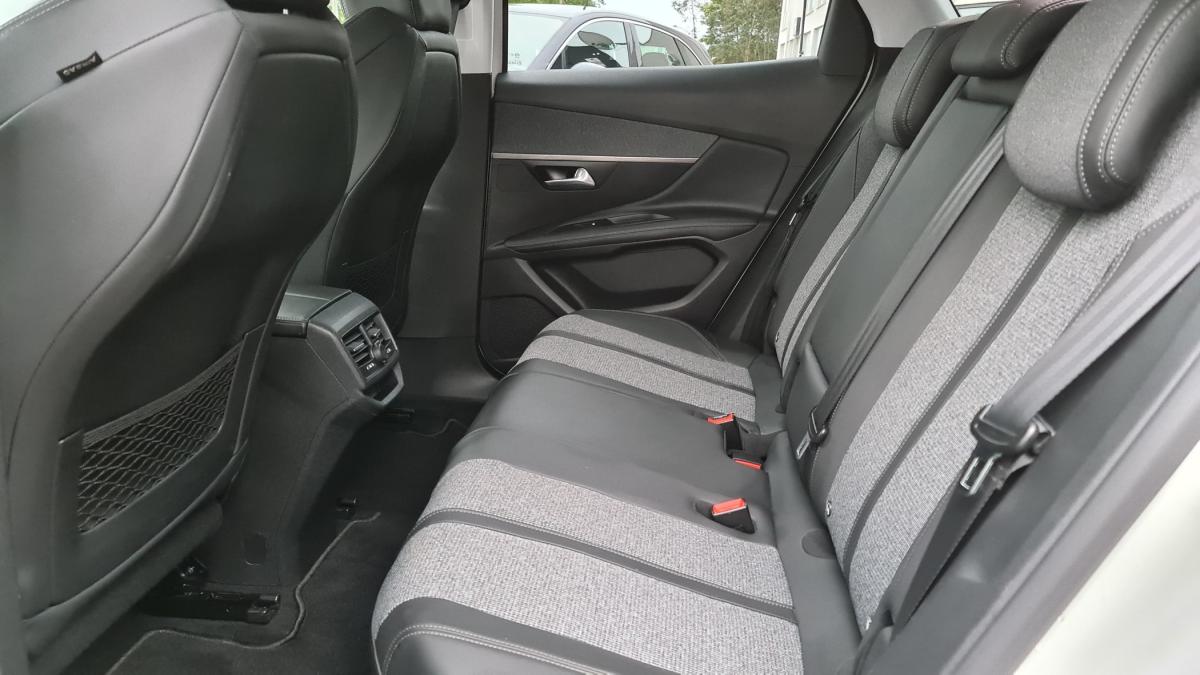 peugeot-3008-2018-diesel-1560cc