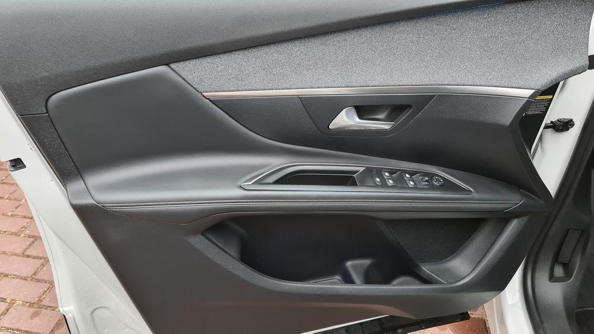 peugeot-3008-2018-diesel-1560cc