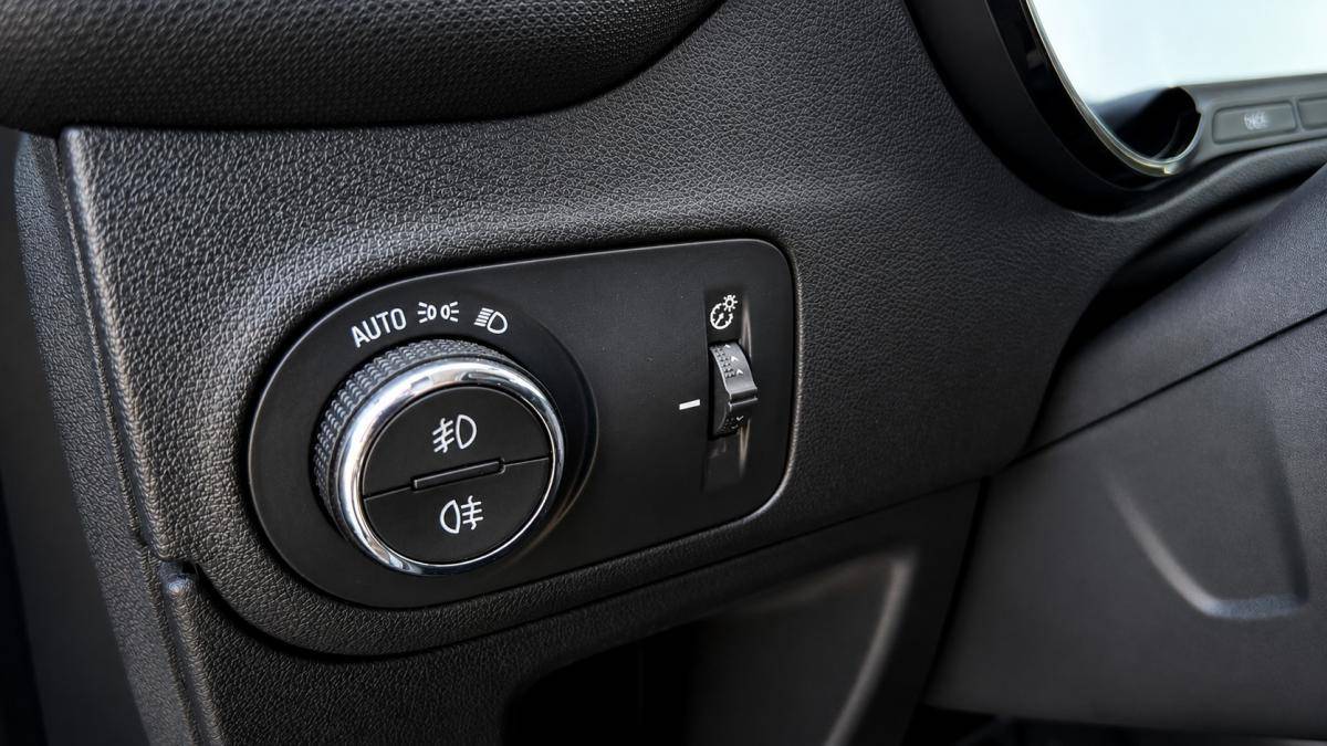 opel-crossland-2023-gasolina-1199cc
