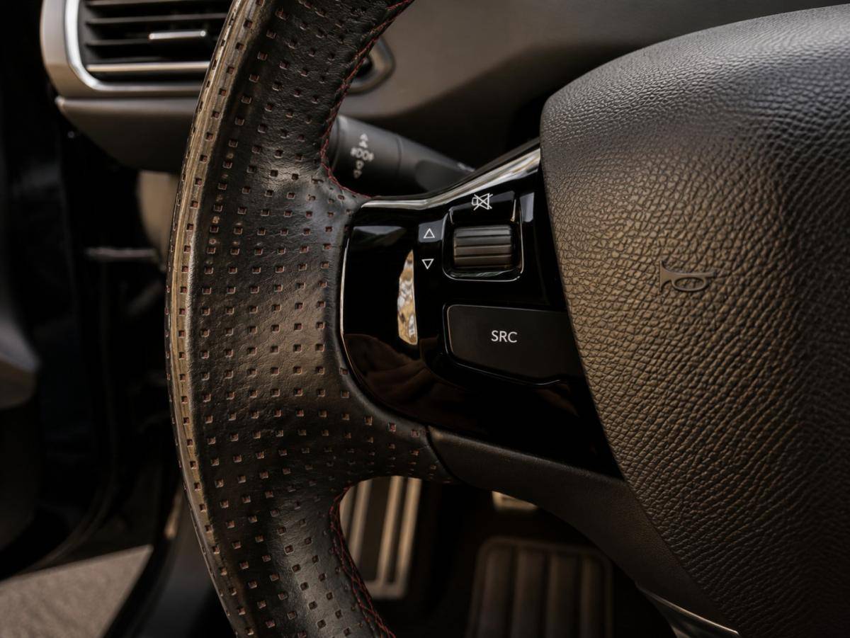 peugeot-308-sw-2015-diesel-1560cc