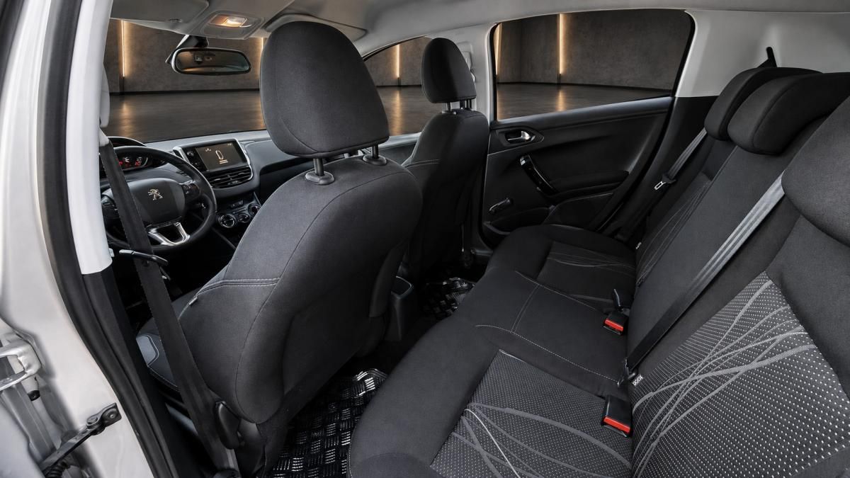 peugeot-208-2015-gasolina-1199cc