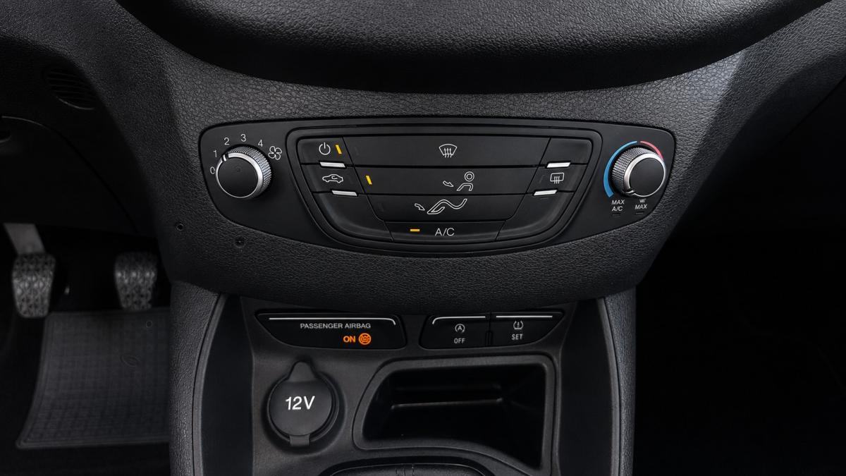 ford-tourneo-courier-2016-diesel-1499cc