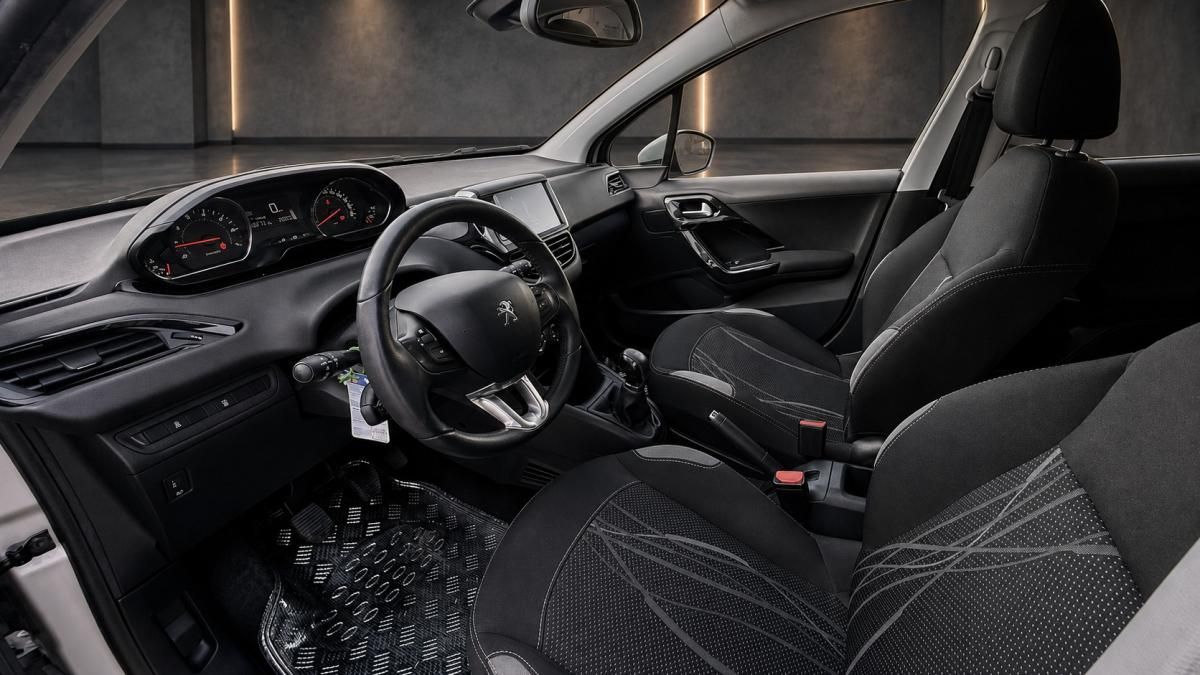 peugeot-208-2015-gasolina-1199cc