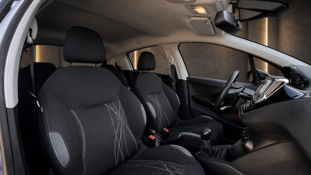 peugeot-208-2015-gasolina-1199cc