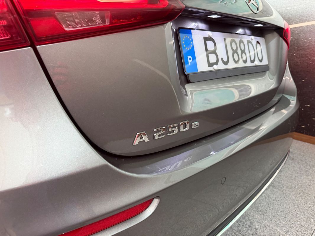mercedes-benz-classe-a-2024-hibrido-a-gasolina-1332cc