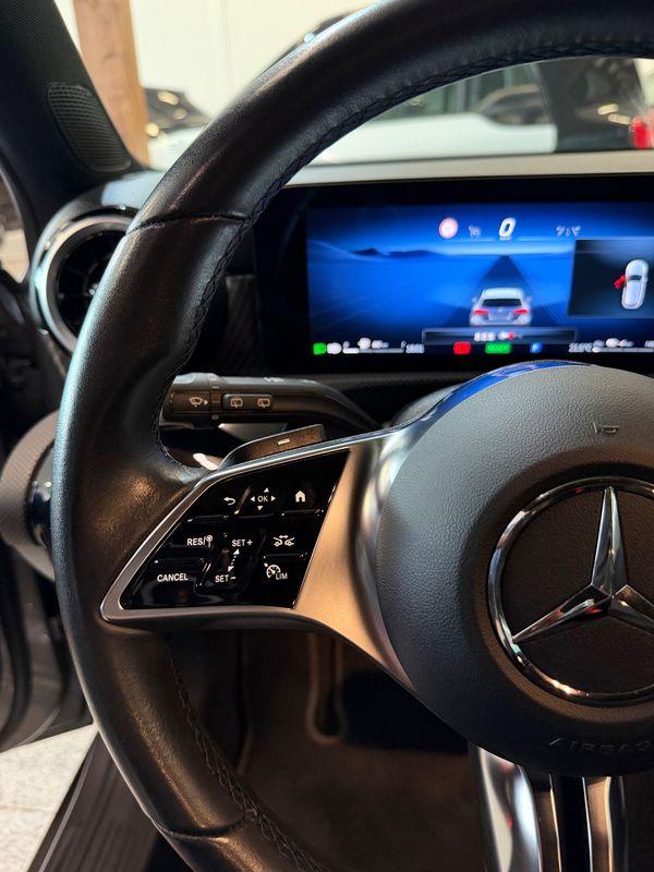mercedes-benz-classe-a-2024-hibrido-a-gasolina-1332cc