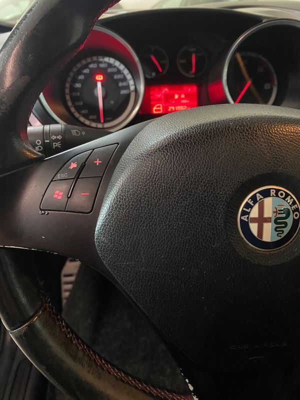 alfa-romeo-giulietta-2011-diesel-1956cc