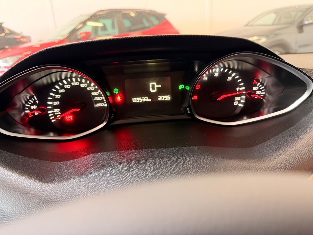 peugeot-308-sw-2017-diesel-1560cc