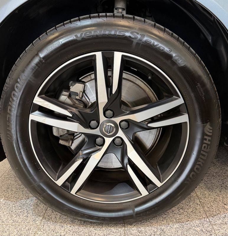 volvo-xc60-2018-hibrido-a-gasolina-1969cc