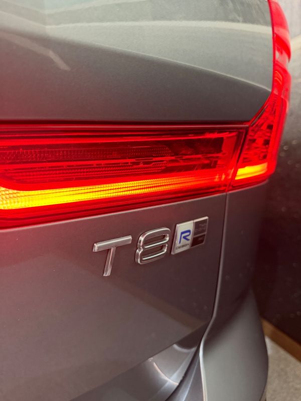volvo-xc60-2018-hibrido-a-gasolina-1969cc