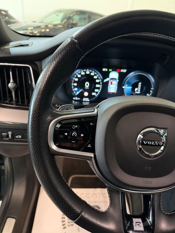 volvo-xc60-2018-hibrido-a-gasolina-1969cc