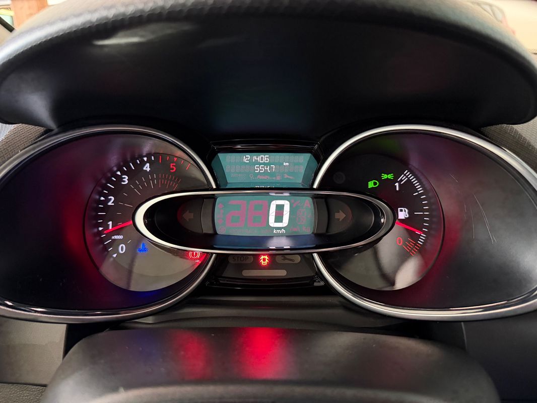 renault-clio-sport-tourer-2017-diesel-1461cc
