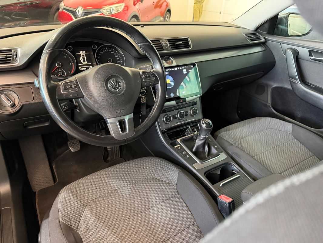 volkswagen-passat-variant-2014-diesel-1598cc