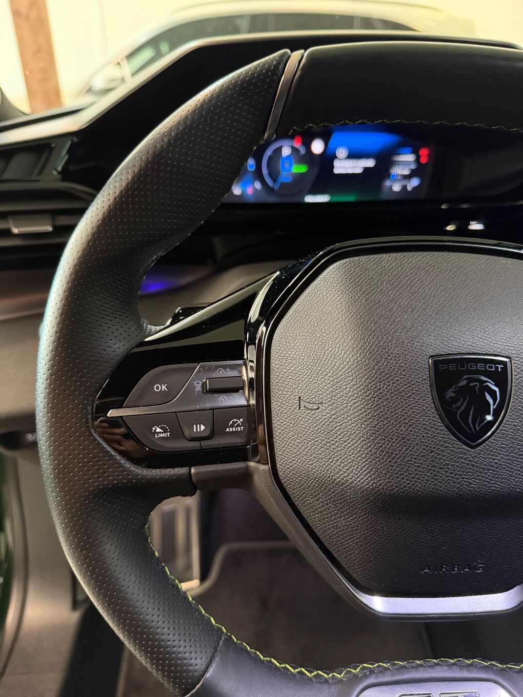 peugeot-308-2023-hibrido-a-gasolina-1598cc