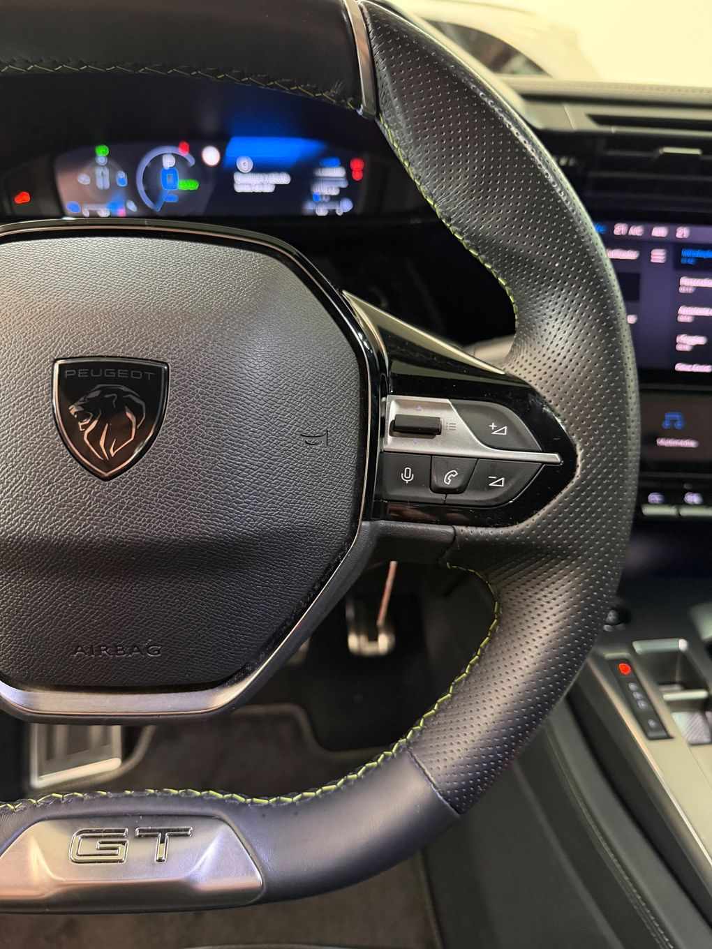 peugeot-308-2023-hibrido-a-gasolina-1598cc