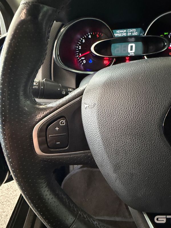 renault-clio-sport-tourer-2017-diesel-1461cc