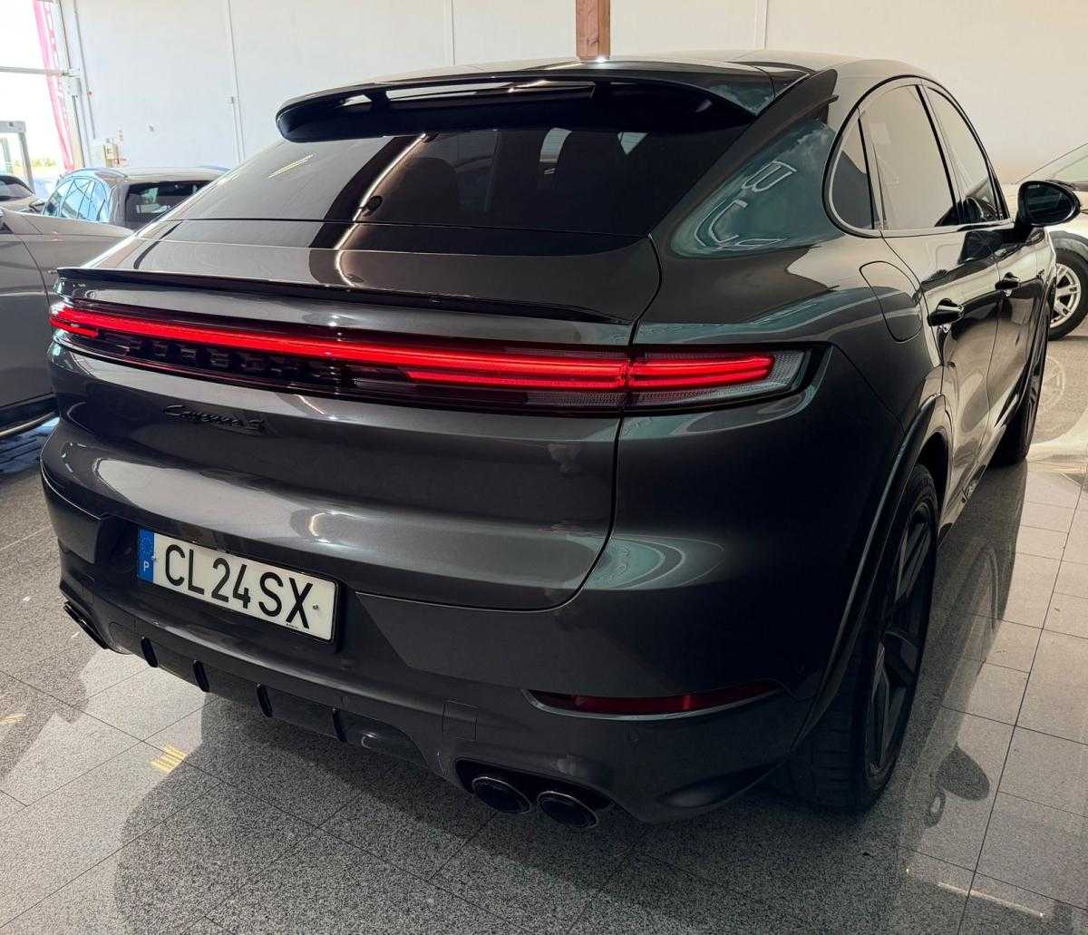 porsche-cayenne-2024-hibrido-a-gasolina-2995cc