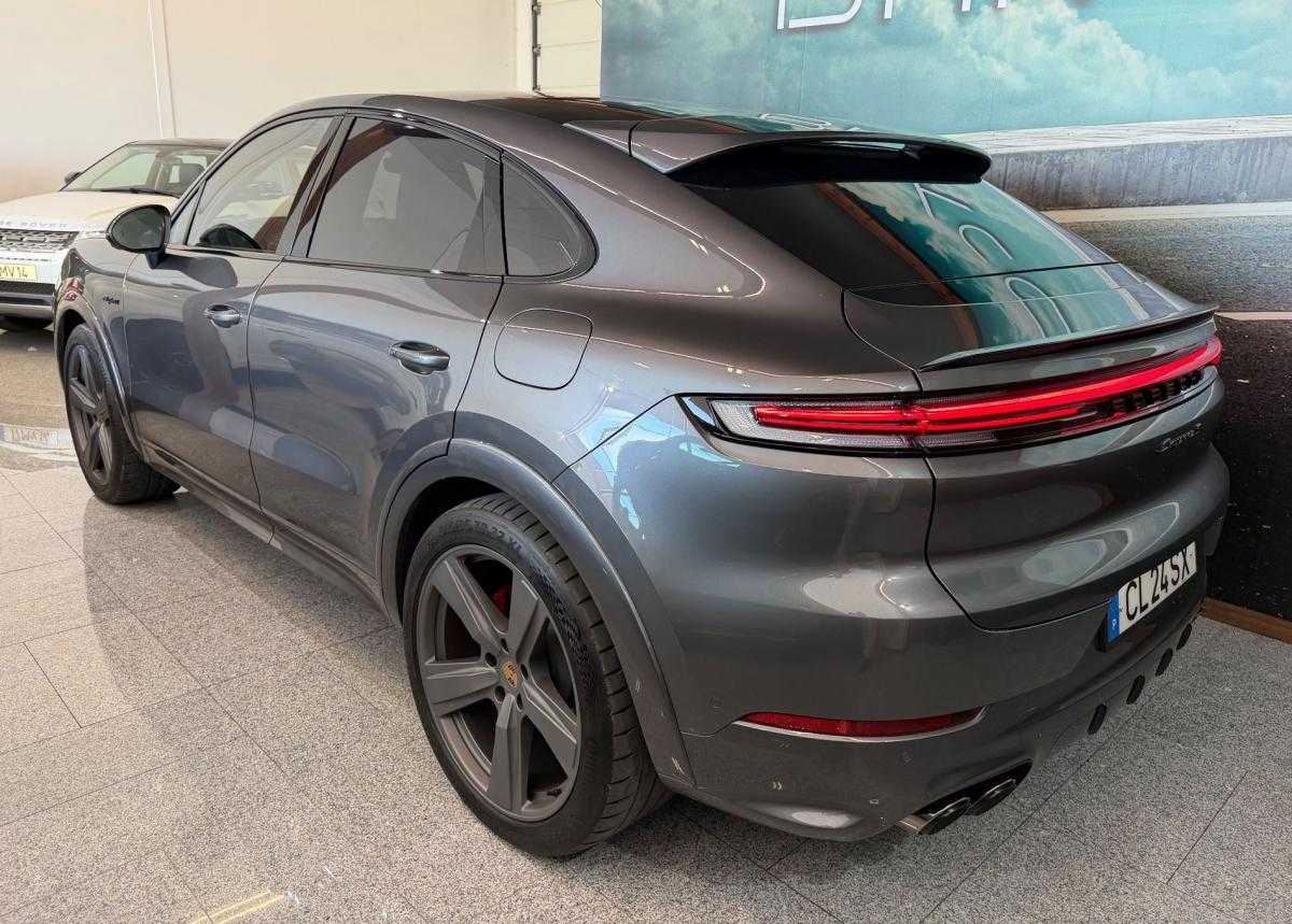porsche-cayenne-2024-hibrido-a-gasolina-2995cc