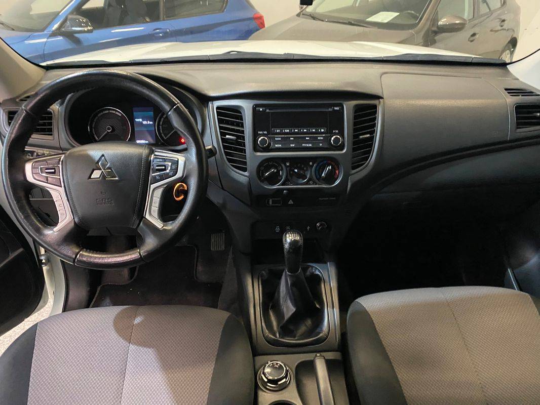 mitsubishi-l200-2022-diesel-2268cc