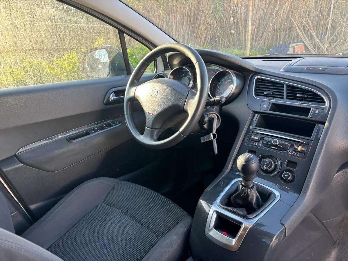 peugeot-5008-2014-diesel-1560cc