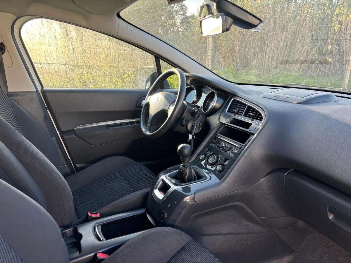 peugeot-5008-2014-diesel-1560cc