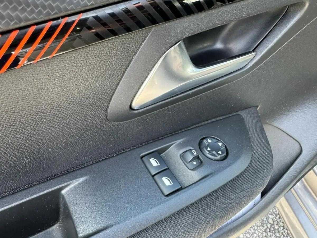peugeot-208-2021-gasolina-1199cc