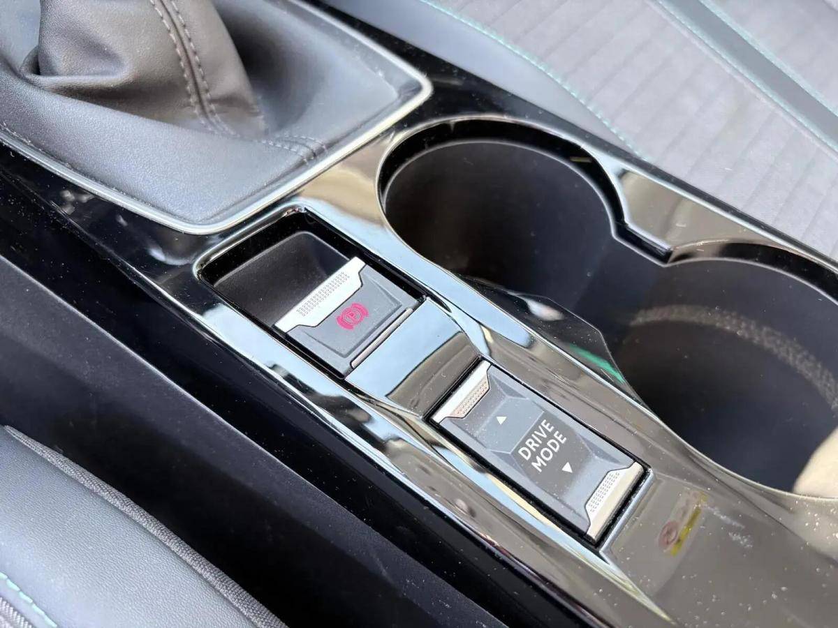 peugeot-2008-2021-gasolina-1199cc