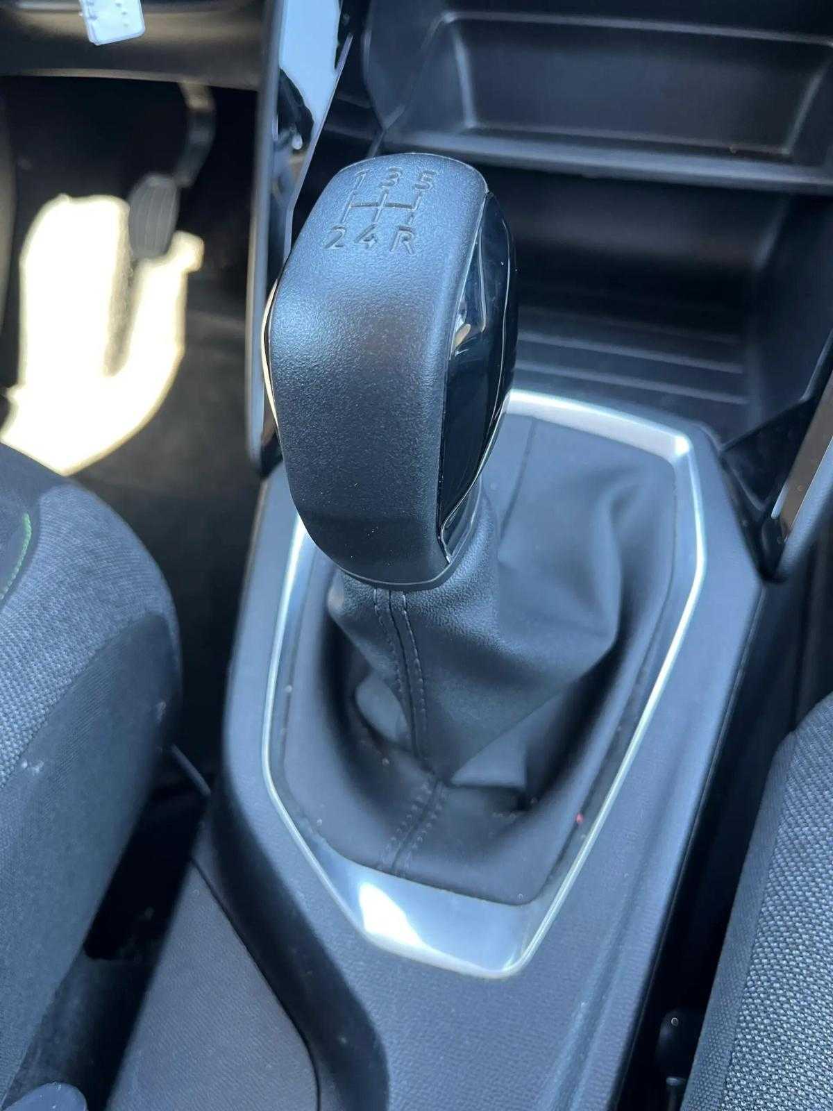 peugeot-208-2024-gasolina-1199cc