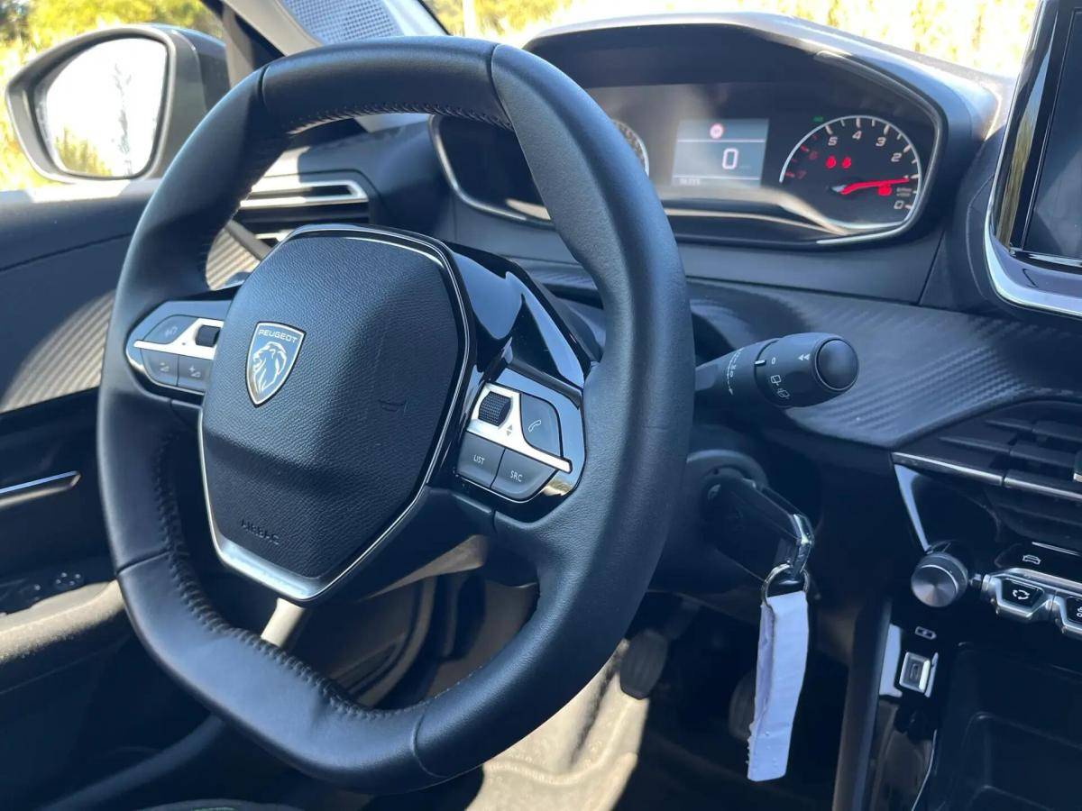 peugeot-208-2024-gasolina-1199cc