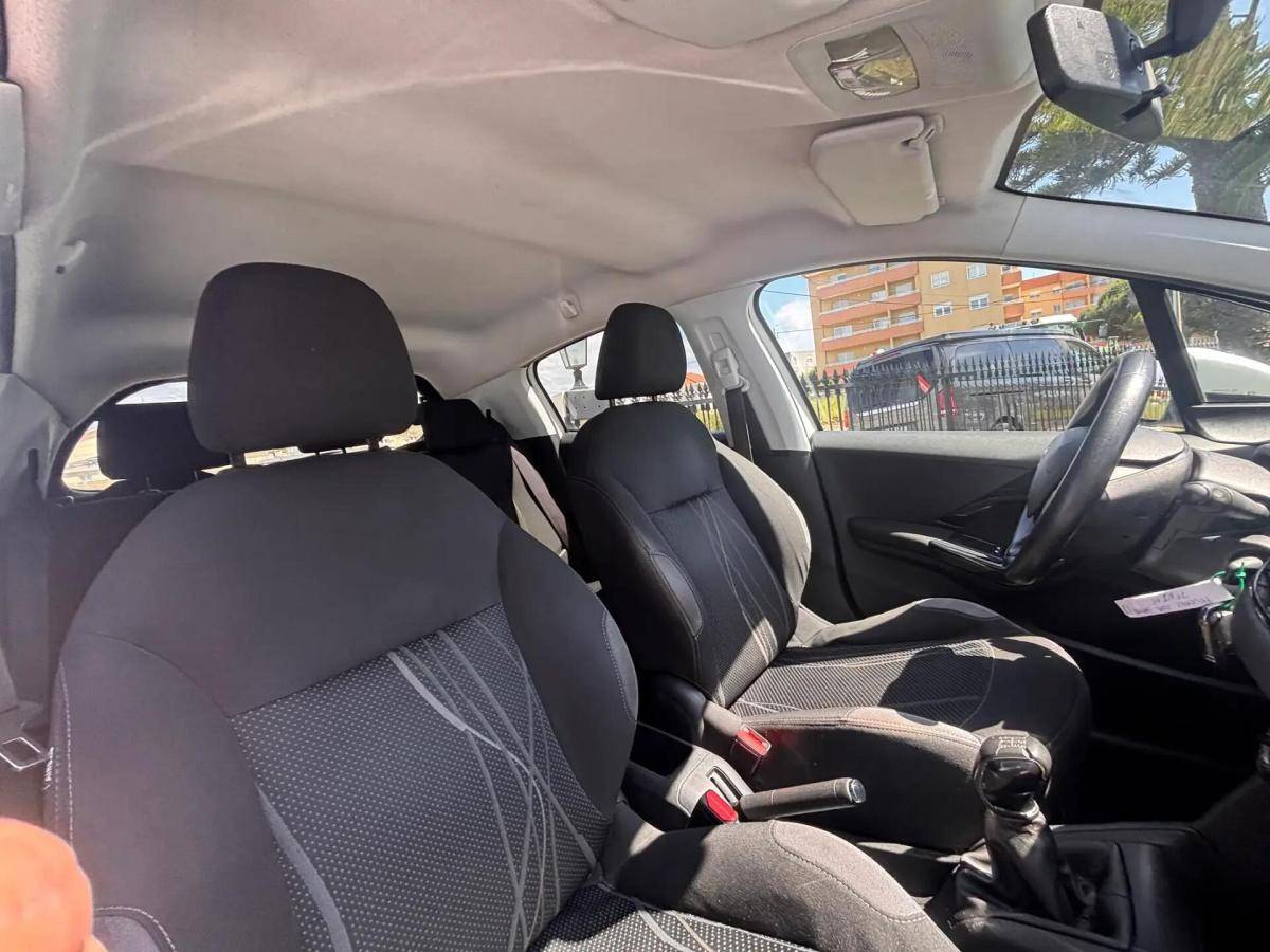 peugeot-208-2012-diesel-1398cc