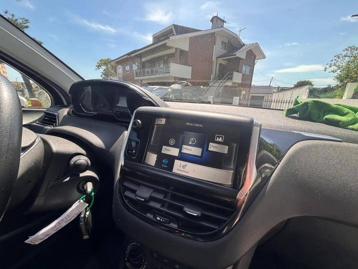 peugeot-208-2012-diesel-1398cc