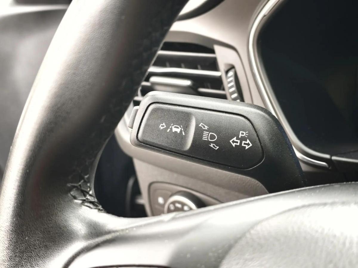 ford-focus-2023-diesel-1499cc