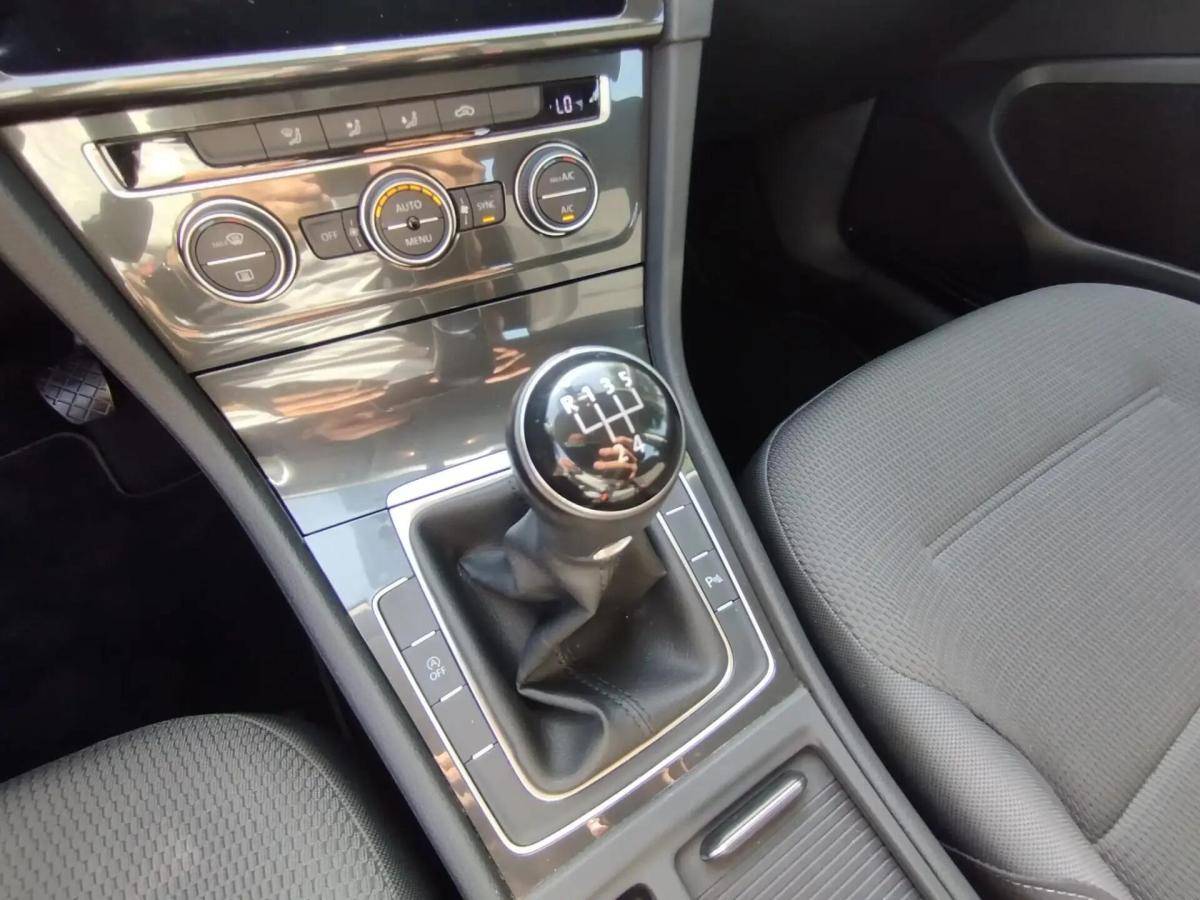 volkswagen-golf-2019-diesel-1598cc