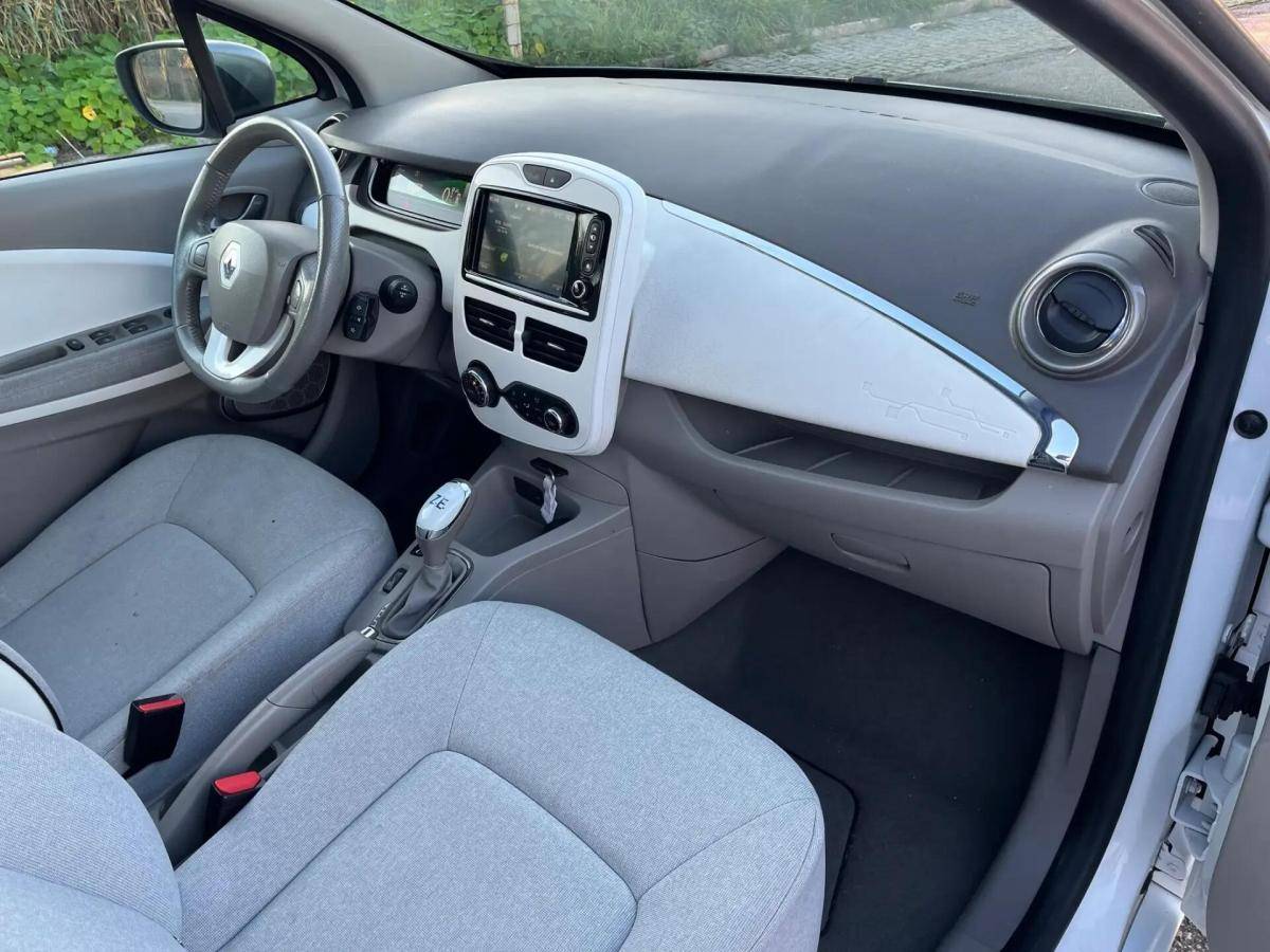 renault-zoe-2018-eletrico-0cc