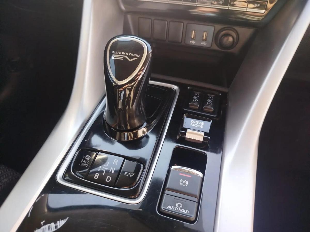 mitsubishi-eclipse-cross-2022-hibrido-a-gasolina-2360cc