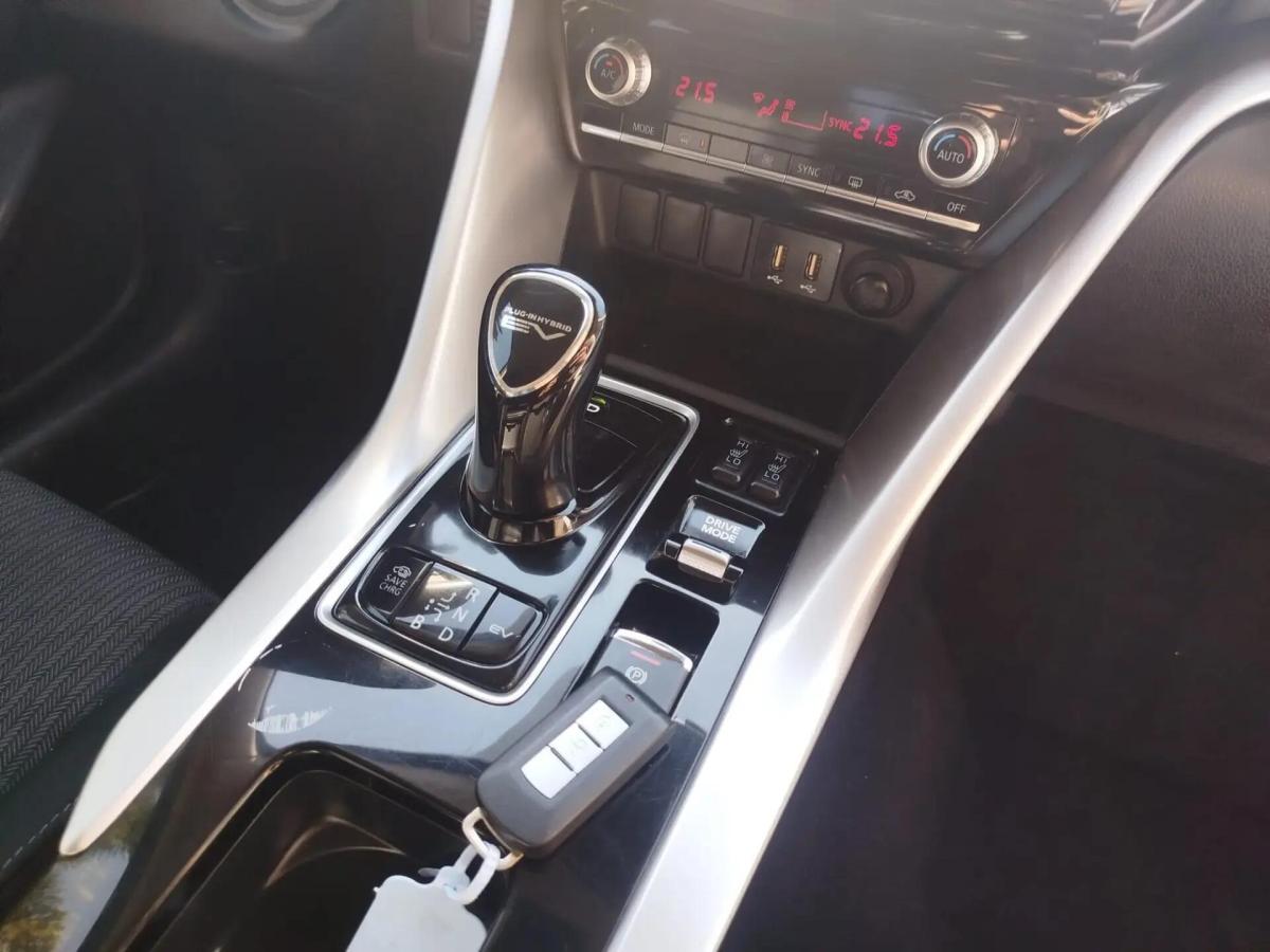 mitsubishi-eclipse-cross-2022-hibrido-a-gasolina-2360cc