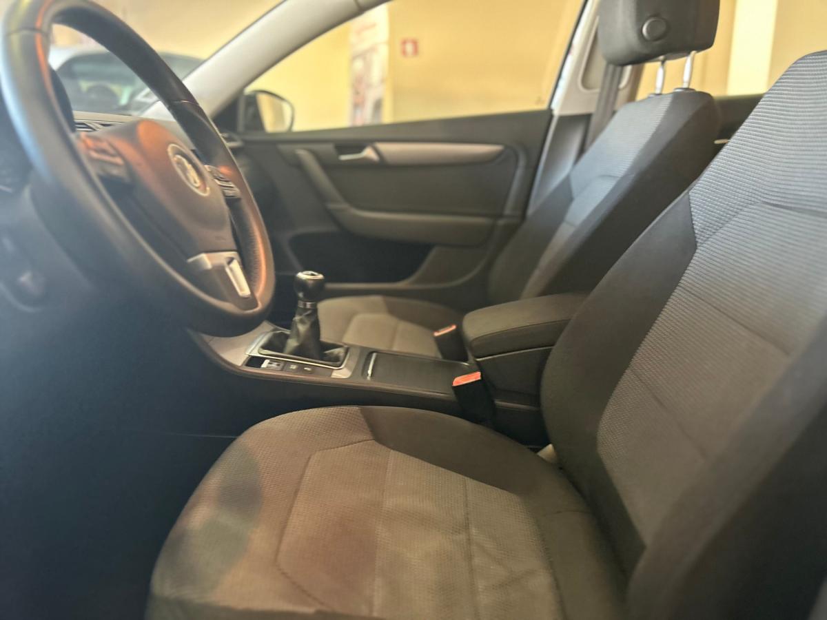 volkswagen-passat-2012-diesel-1968cc