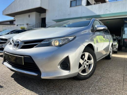 toyota-auris-touring-sports-2014-diesel-1364cc