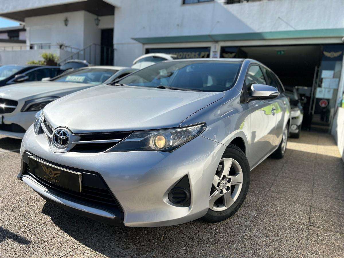 toyota-auris-touring-sports-2014-diesel-1364cc
